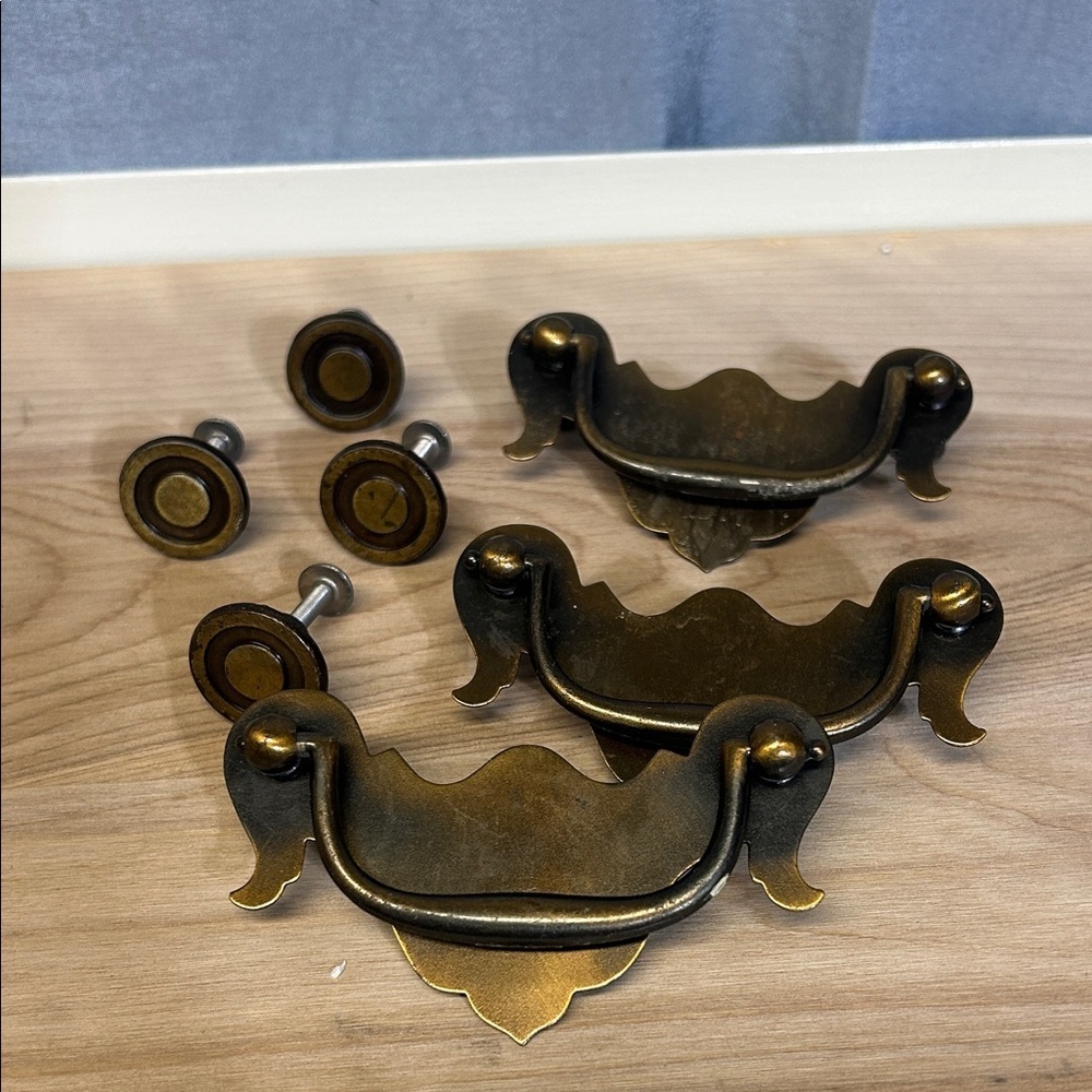 Vintage Brass Drawer Pulls and Knobs set of  7pcs Batwing Chippendale 3” Centre